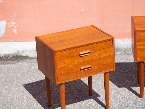 Set van 2 vintage Deense nachtkastjes uit 1960, teakhout – Wood (photo 2 of 12)