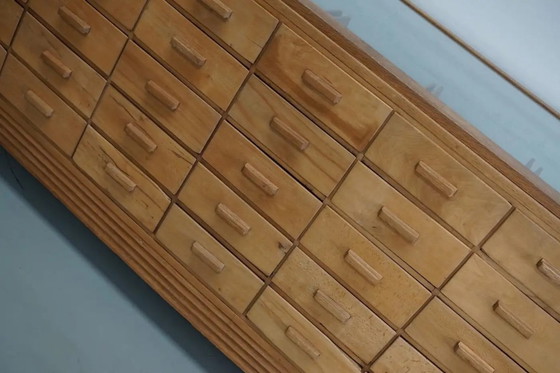 Image 1 of Antieke Britse haberdashery kast / winkeltoonbank in esdoorn en eikenhout, 1920/30s