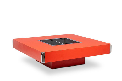 Willy Rizzo. Table basse laquée formant bar. Années 1970.