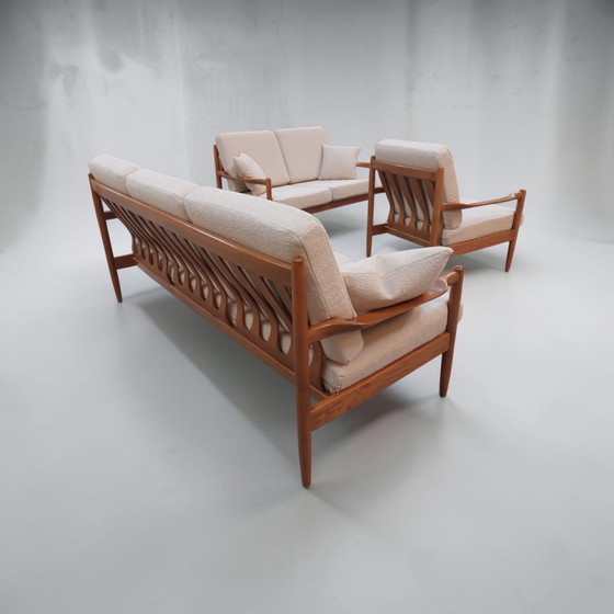 Scandinavian style Seating area reupholstered in ecru beige bouclé – Textile, Wood (photo 9 of 10)