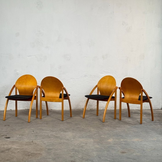 Image 1 of Juego de 4 sillas de comedor de madera curvada de Asko, Finlandia, 1995.