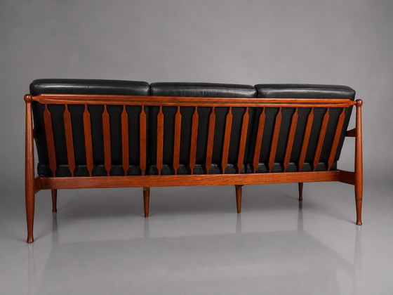 Salotto scandinavo di metà secolo – Divano a 3 posti e coppia di poltrone – Teak massello – Danimarca, anni (photo 3 of 7)
