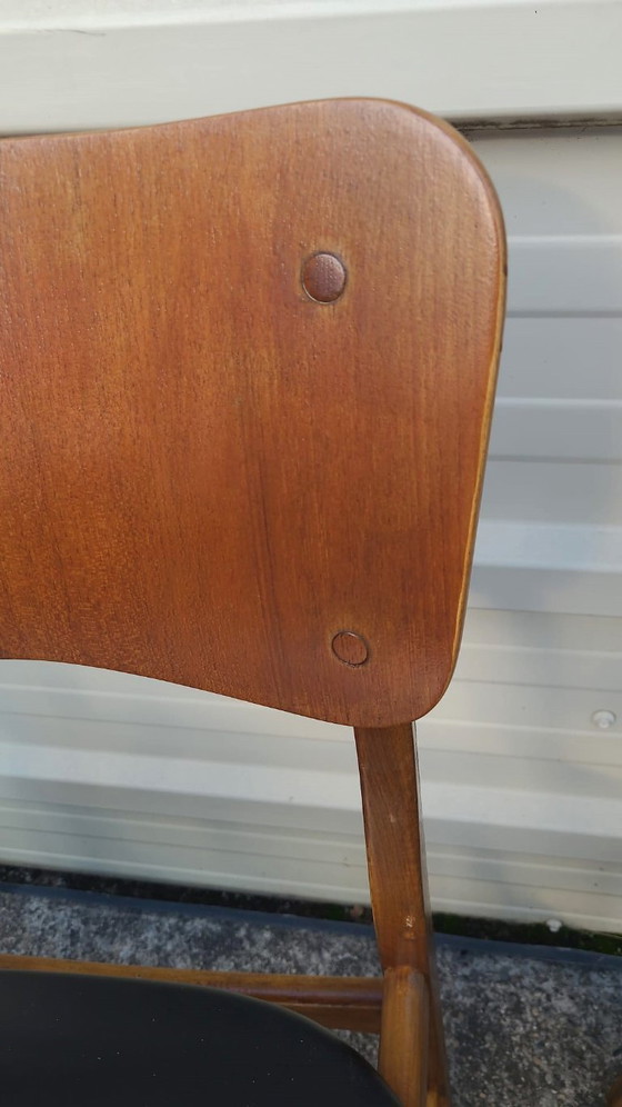 Image 1 of Sedia vintage scandinava in teak e similpelle nera di Kofod-Larsen, Danimarca, anni '60.