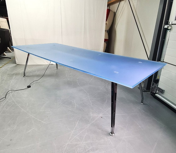 Image 1 of Ahrend 1200 Design vergadertafel - 300x120cm - Acrylaat en verlichting 2 stuks