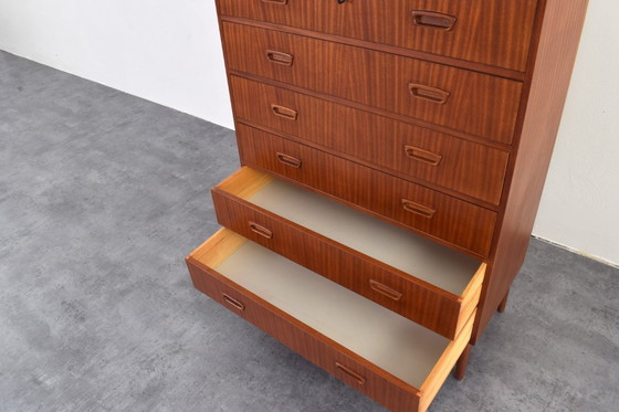 Image 1 of Commode danoise en teck, style milieu du XXe siècle, années 1960