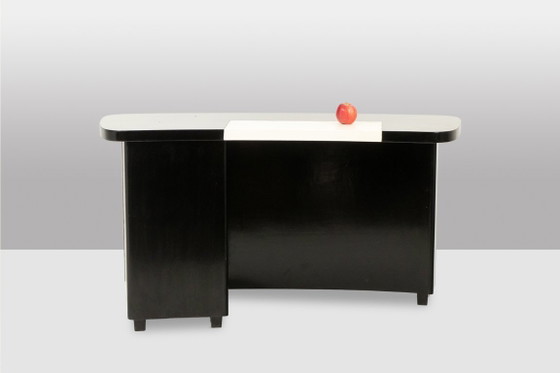 Image 1 of Nierenförmiger Art-Deco-Schreibtisch aus schwarz lackiertem Holz. 1930er Jahre.