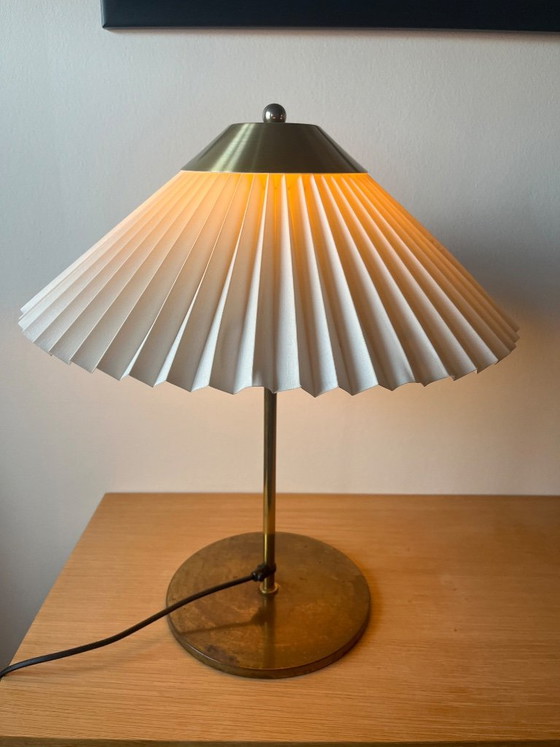 Stunning Vintage Le Klint 307 Brass Table Lamp – Danish Design Classic – Metal (photo 10 of 12)