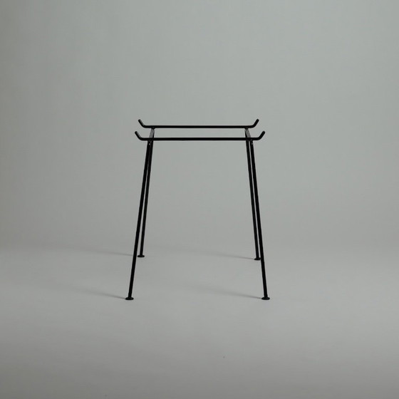 Tavolino Mid-Century in metallo perforato, Germania, anni '50 – Alla maniera di Mathieu Matégot – Tavolini (photo 5 of 14)