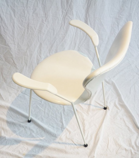 Image 1 of Stoel Mod. 3207 Arne Jacobsen wit leer