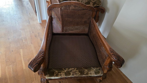 Image 1 of Divano inglese in noce + tavolo abbinato