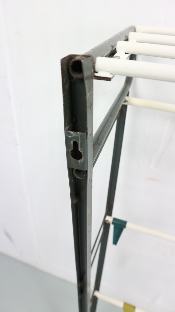 Image 1 of Coen de Vries per Devo “Scale” Appendiabiti in metallo, Paesi Bassi, anni &#39;60