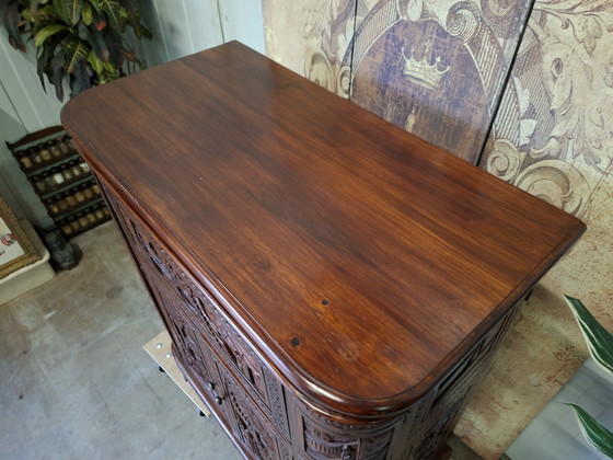 Image 1 of Ancienne armoire de bar, wiskey bar, armoire à vin avec de fines sculptures à la main dim. 90x46cm et 107cm de haut.
