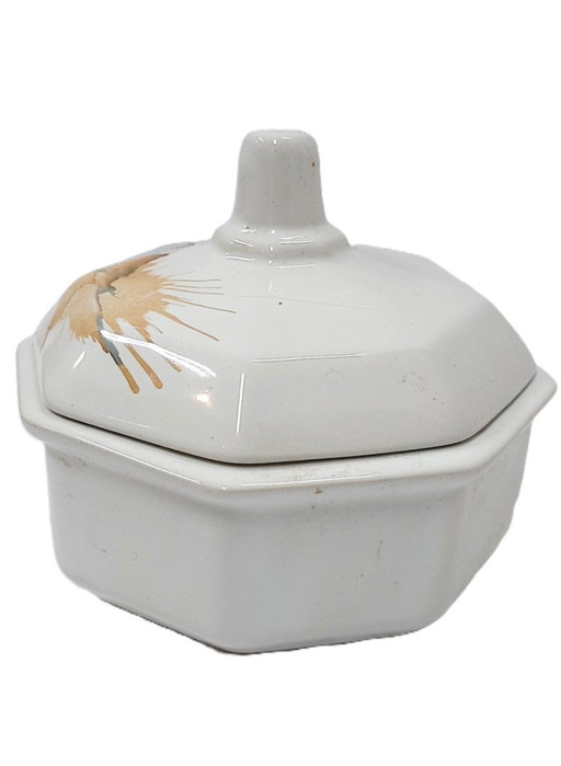 Porcelain sugar bowl with lid