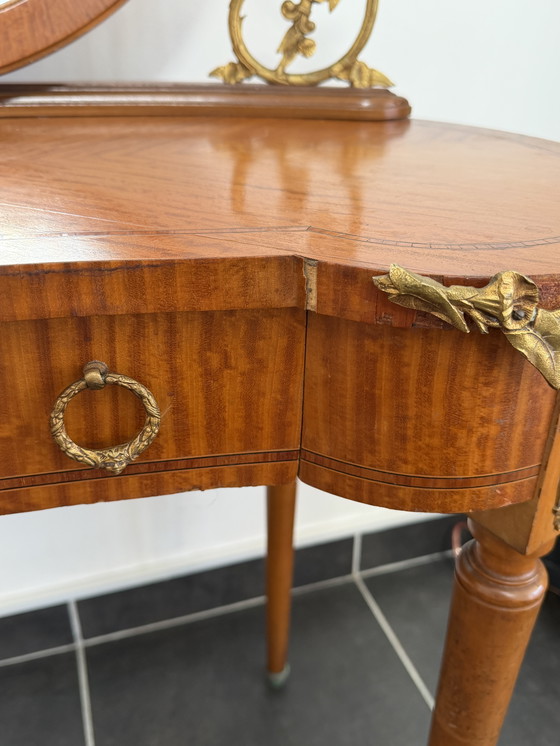 Image 1 of Magnífico tocador antiguo, firmado