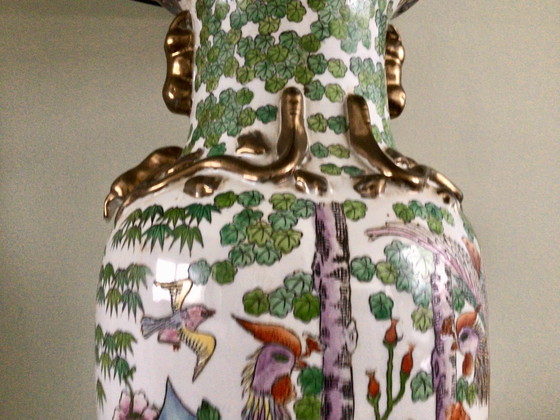 Image 1 of Grote Mid Century Chinese Family Rose Tafellamp Hoogte 76 cm 