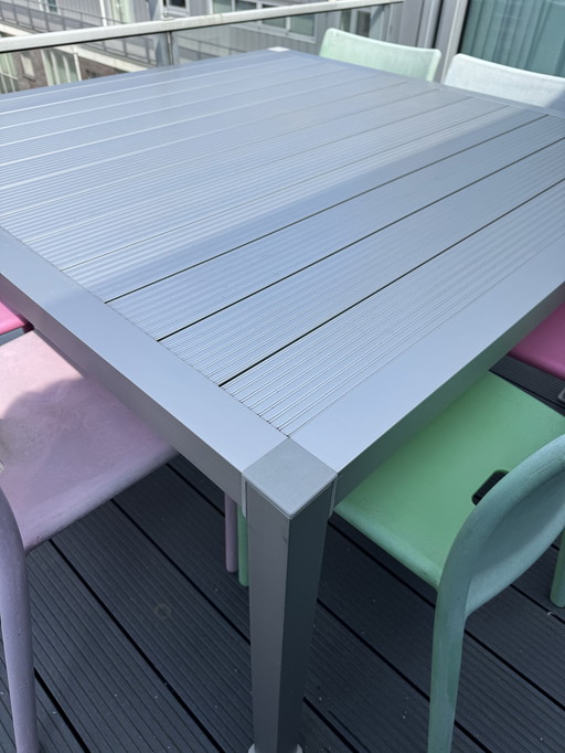 Driade Thali, table de jardin en aluminium