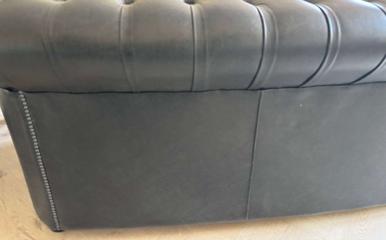 Image 1 of Original SPRINGVALE CHESTERFIELD 3-Sitzer-Sofa + Sessel + Fußhocker