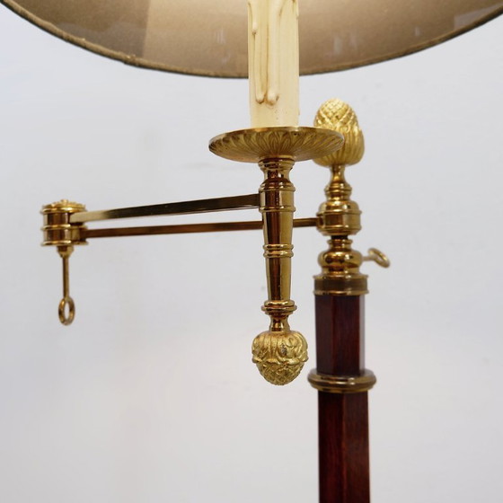 Image 1 of Lámpara de pie de latón y madera para biblioteca o lectura, mediados del siglo XX.