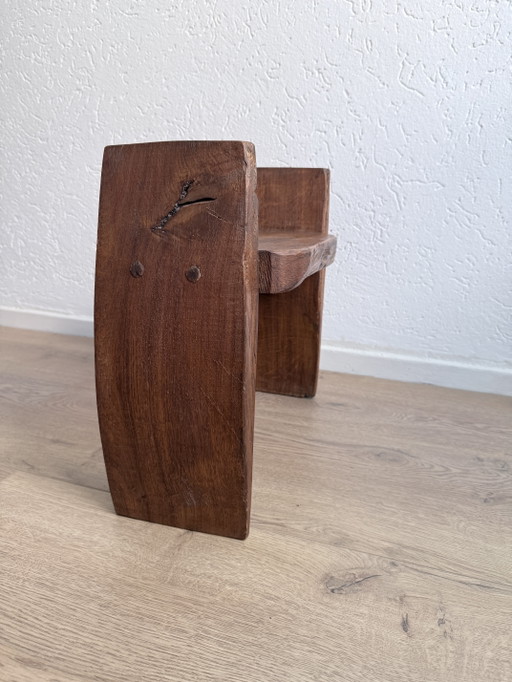 Taburete/silla escultórica brutalista vintage – Roble macizo (Wabi-Sabi, década de 1970)