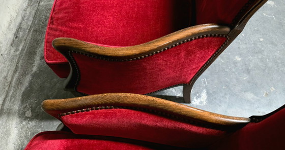 Image 1 of Par de sillones bergère estilo Luis XV en terciopelo rojo.