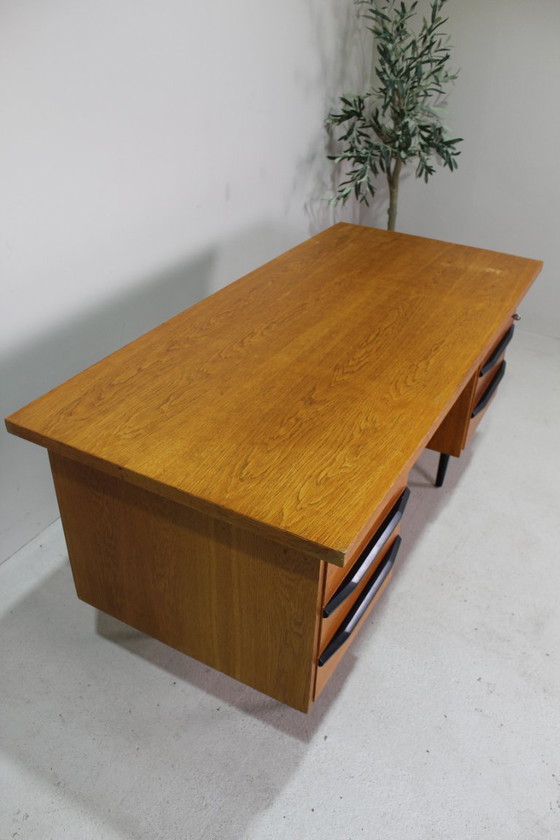 Image 1 of Bureau vintage 1960