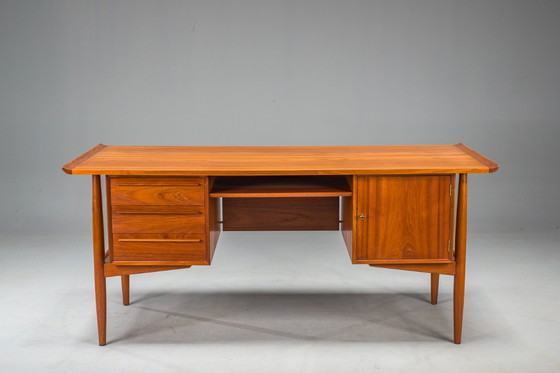 Image 1 of  Dänischer Chefschreibtisch aus Teakholz von Arne Vodder für H.P. Hansen, 1960er Jahre