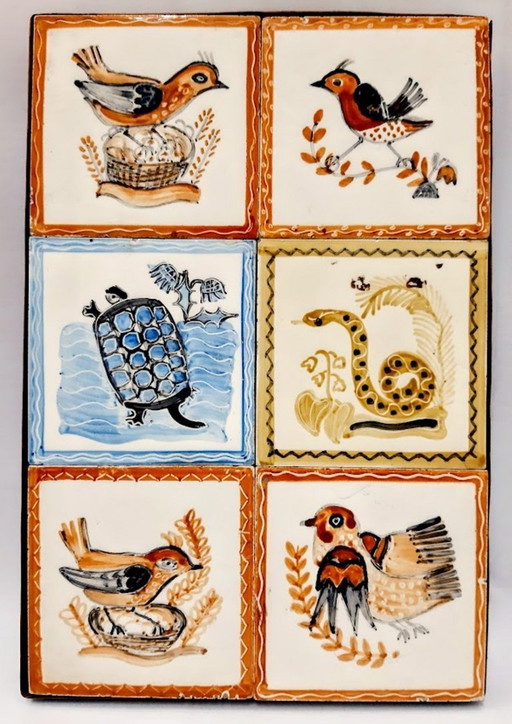 Handbemalte Majolika-Fliesen in Wandpaneel