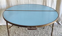 Tavolo rotondo pieghevole in metallo e laminato blu - anni '60/'70
