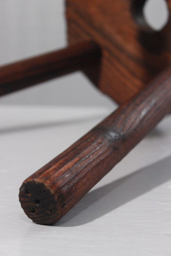 Image 1 of Tabouret tripode bois teint vintage design brutaliste populaire France 1950s