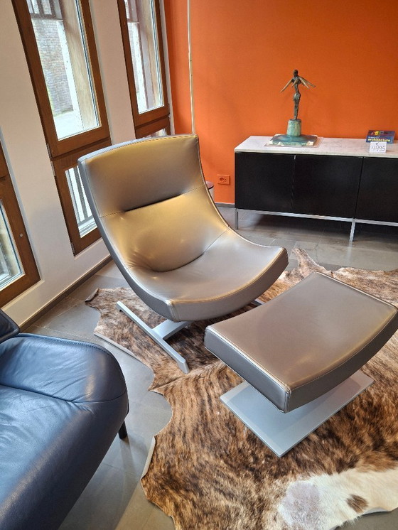 Image 1 of Sillón Cassina con otomana.