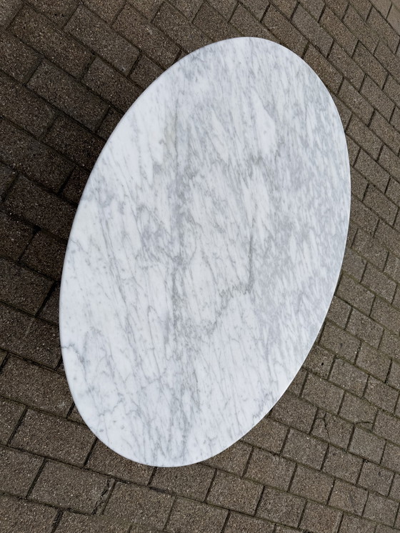 Image 1 of Original Knoll Tulip Eero Saarinen Oval Coffee Table in Carrara Marble