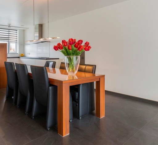 Notenhouten eettafel 200x100