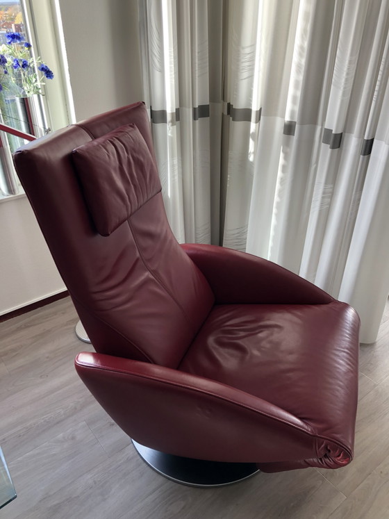 Image 1 of De Sede relaxfauteuil rood leer draaibaar