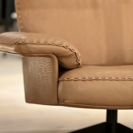 Image 1 of de Sede DS-31 swivel armchair with ottoman