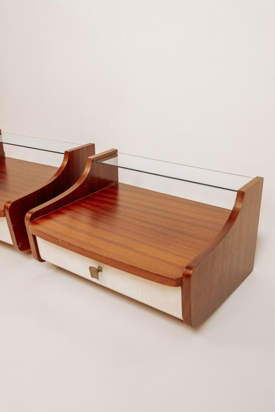 Image 1 of 2 tables de chevet flottantes vintage milieu du siècle