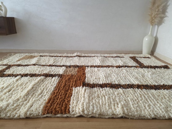 Image 1 of Magnificent handcrafted rug 200cm x 300cm