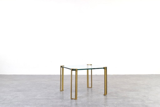 Table basse Hollywood Regency en laiton et verre par Peter Ghyczy, années 1970.