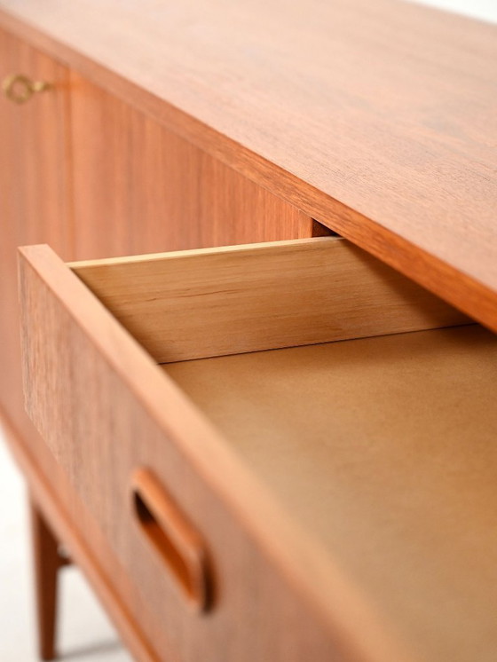 Image 1 of Buffet scandinave en teck des années 1950-1960