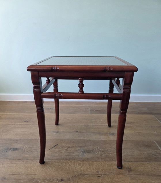 Image 1 of Vintage faux bamboo bijzettafel met glas en Weens vlechtwerk