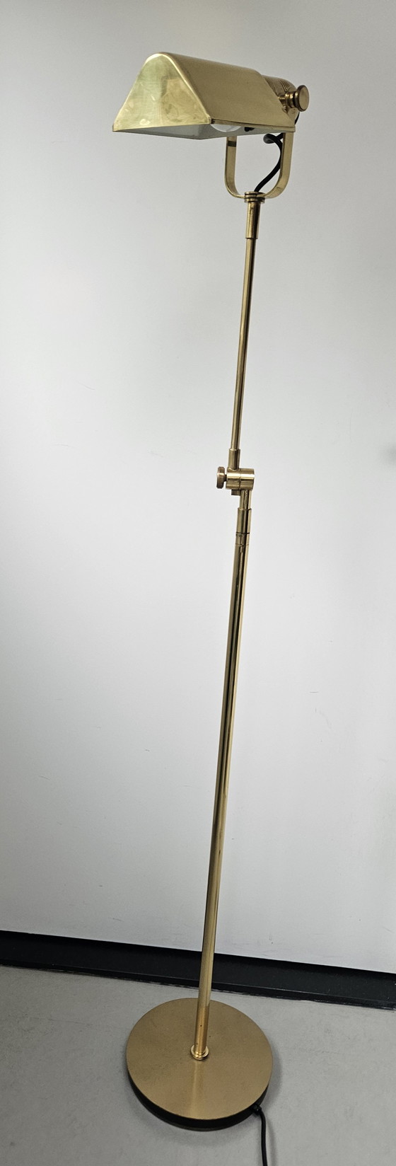 Image 1 of Lampadaire Agusti style Hollywood Regency années 1980