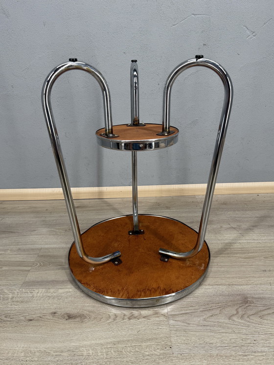 Image 1 of Table d'appoint Art déco intemporelle - chrome et verre noir