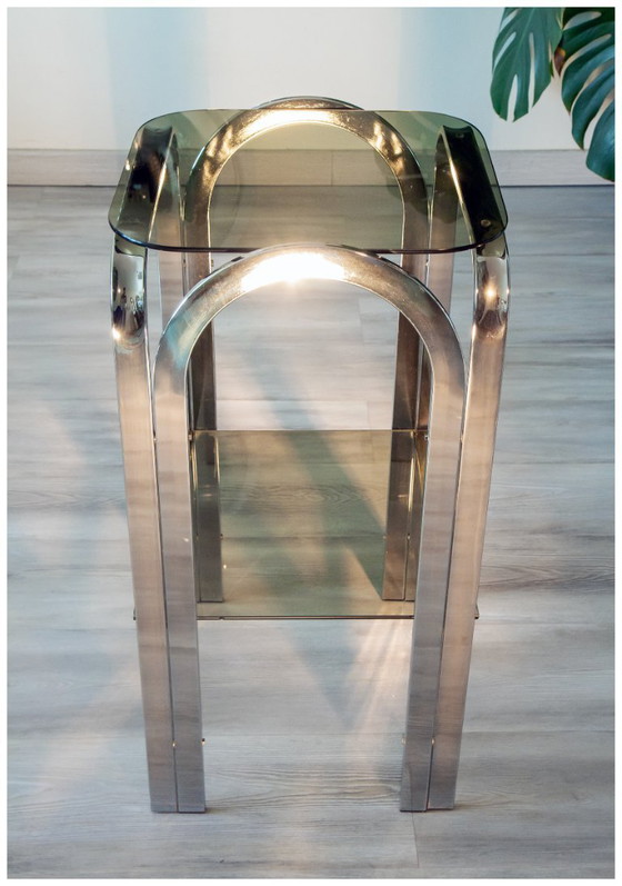 Image 1 of Mesita auxiliar de cromo y cristal ahumado de los años 70