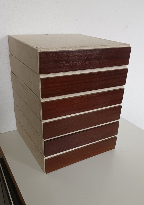 Image 1 of Sistema di archiviazione per dischi in vinile vintage con frontali in teak.