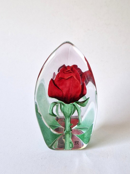 Mats Jonasson Suède - Sculpture en verre avec rose - Signée – glaskunst, Glass