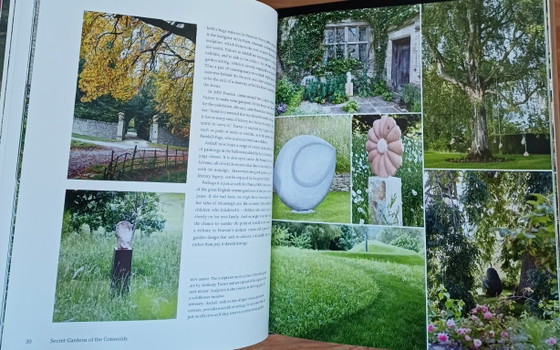 English Garden Library | Cottage Gardens, Cotswolds, Penelope Hobhouse & Christopher Lloyd | 4 Luxury Garden (photo 4 of 10)