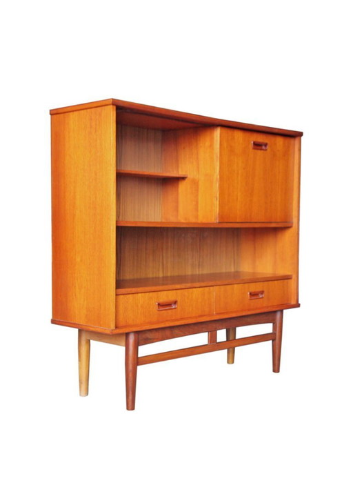 Hohes skandinavisches Teak-Sideboard, 1960er Jahre