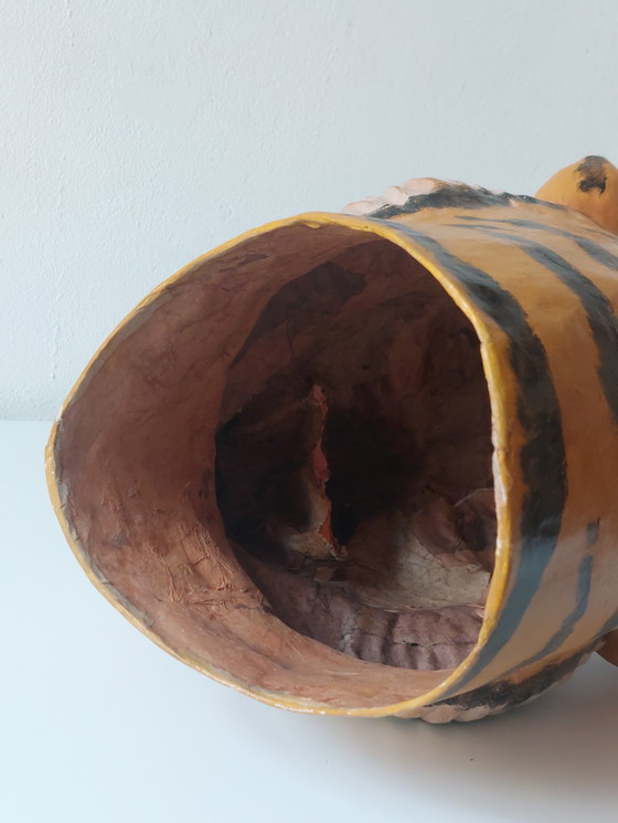 Image 1 of Ancien masque de tigre en papier mâché peint à la main, accessoire de théâtre pour enfants