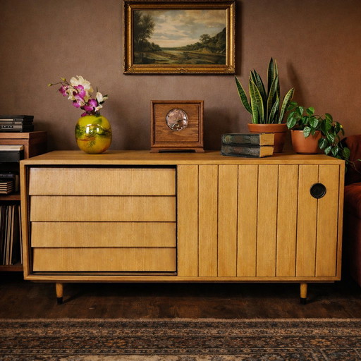 Vintage Ash Wood Fine Veneer Sideboard / Sideboard Erich Stratmann Oldenburger Werkstätten, Drawers and Cabinet