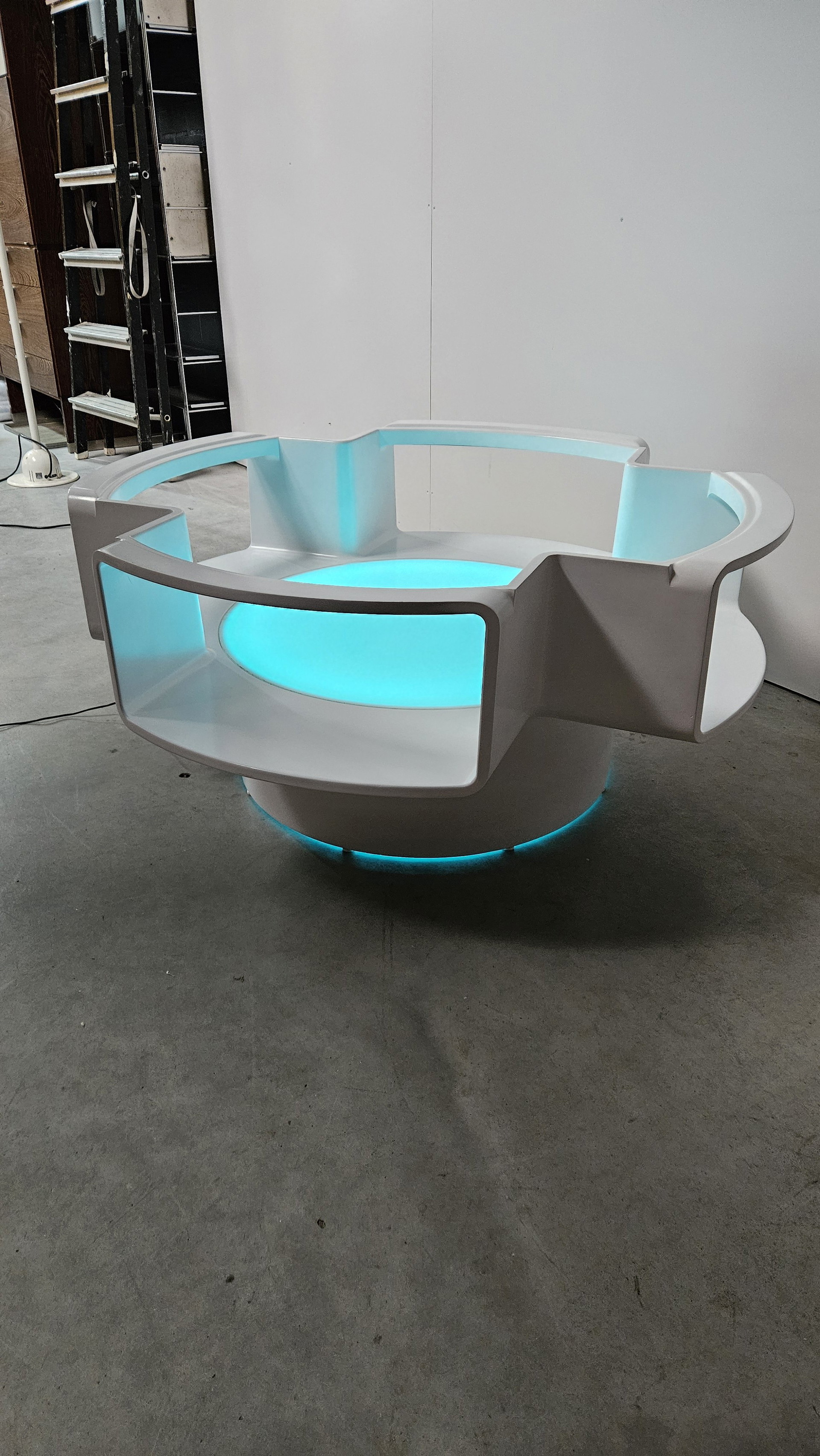 Space Age coffee table Curver, illuminated | €1,895 | Whoppah