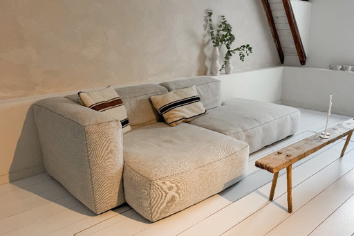 Sofá de diseño HAY, modelo Soft Mags. Sofá Element con chaise longue.